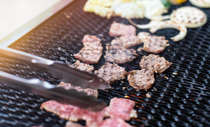 中秋烤肉後怎麼清? 4種清潔工具搞定焦垢、油污與垃圾